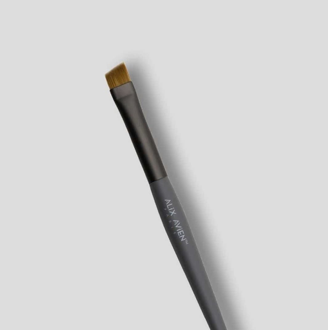 Eyebrow brush