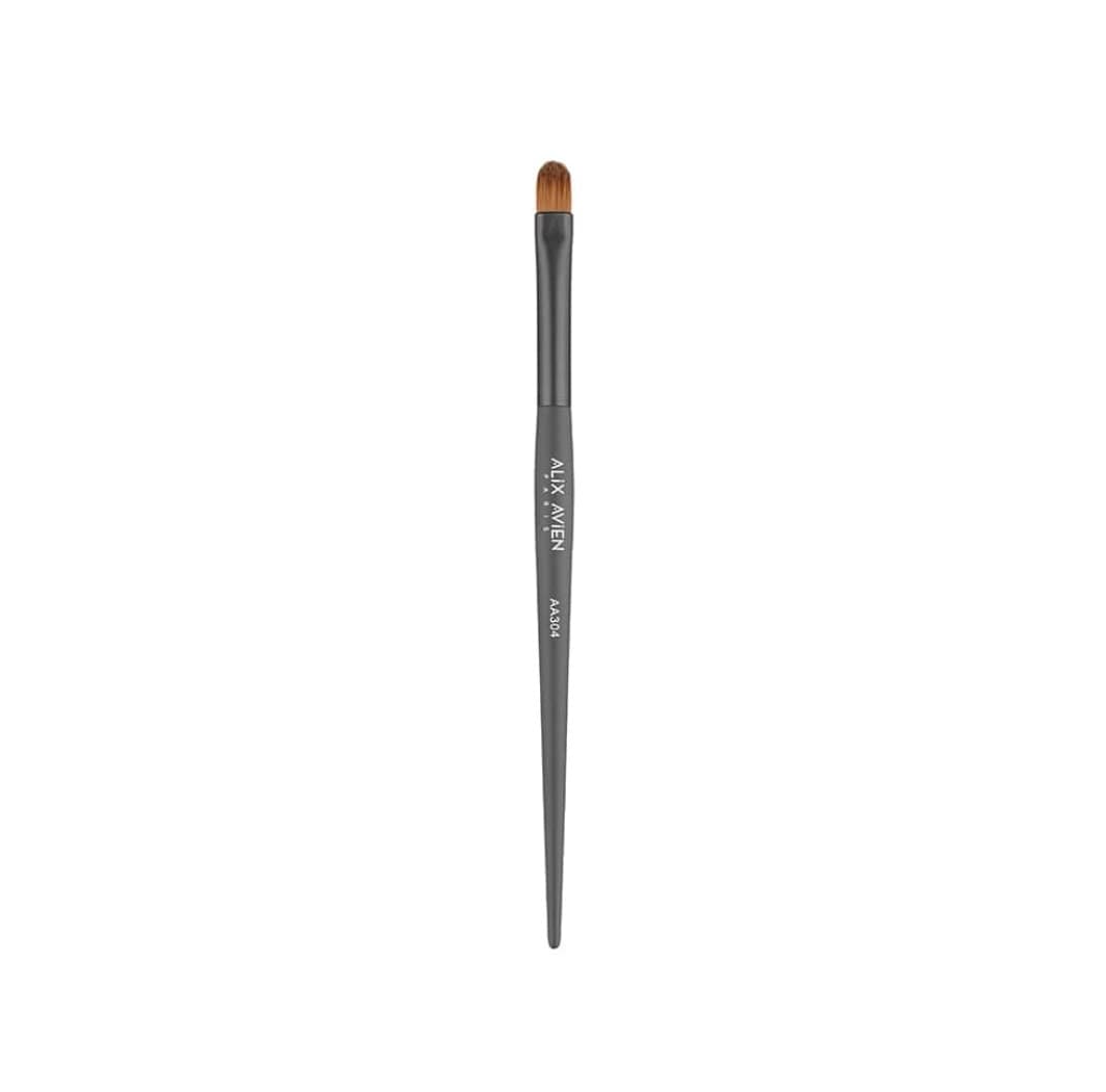 Flat lip brush